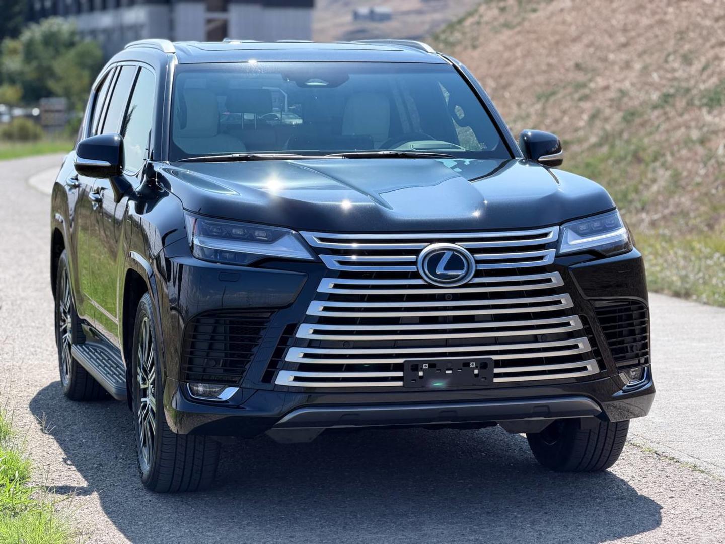 Lexus LX600 2026 — photo 2