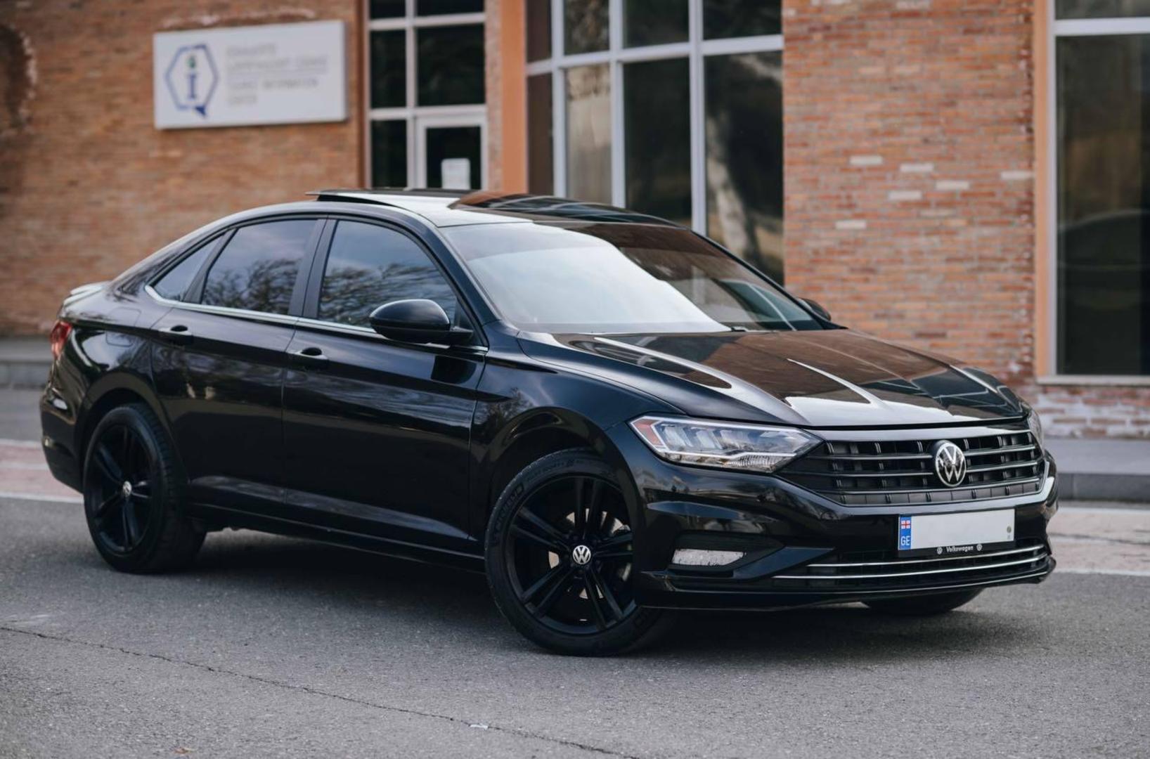 Volkswagen Jetta 2018 — photo 2