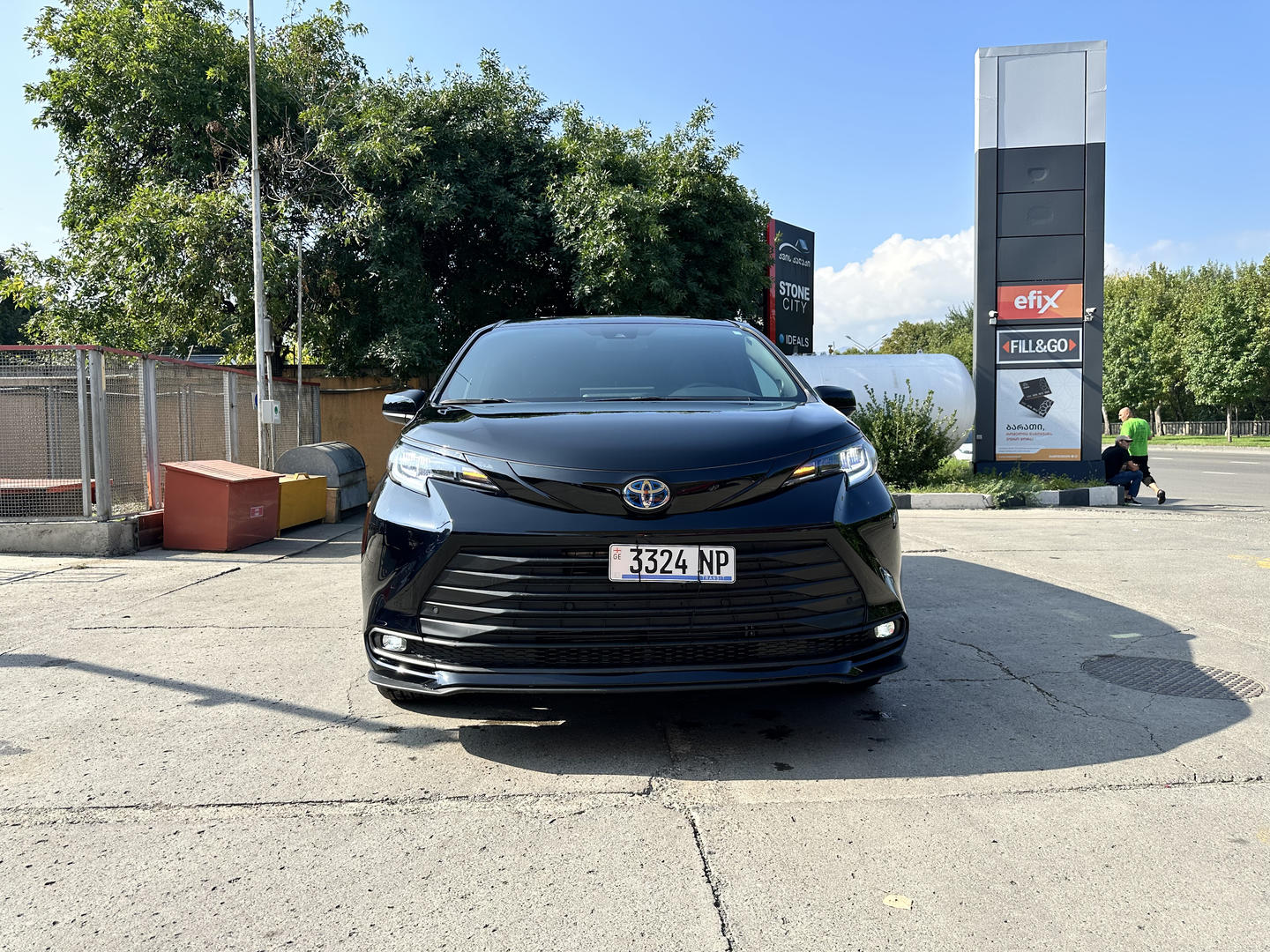 Toyota Sienna 2025 — photo 2