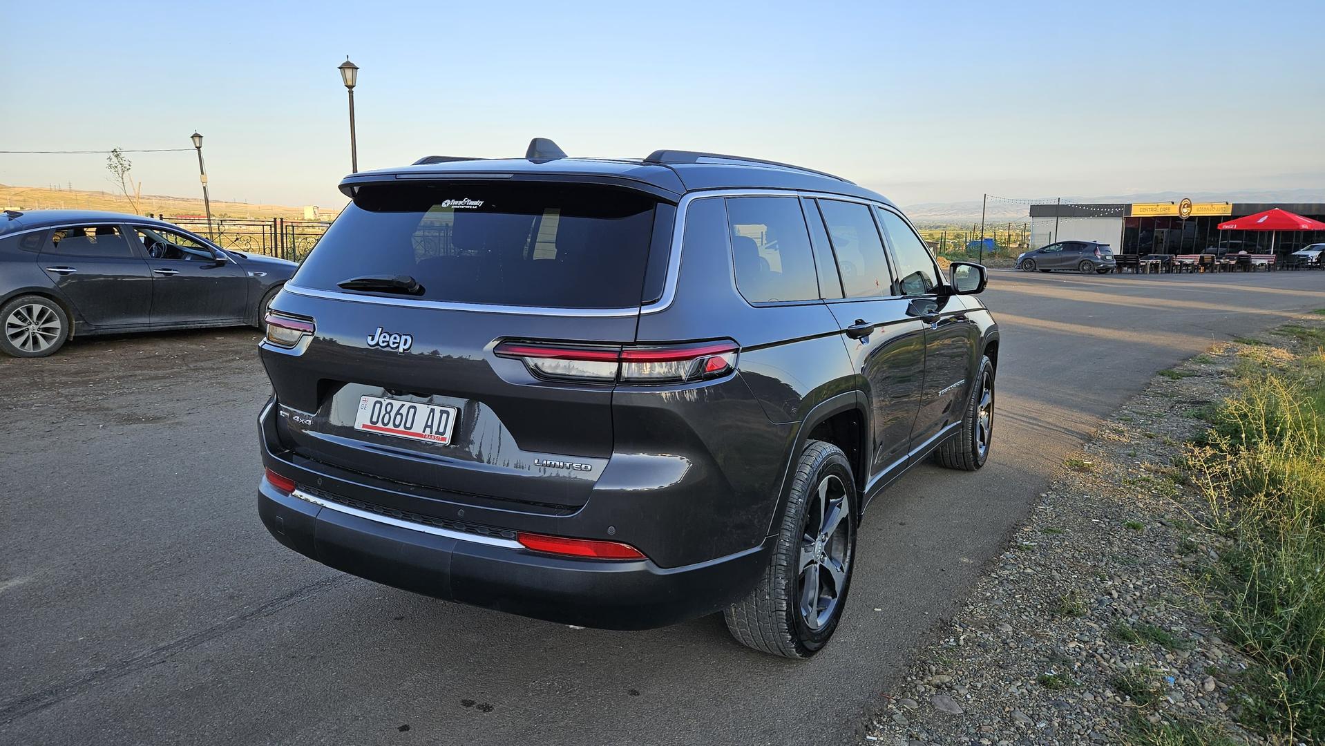 Jeep Grand Cherokee 2022 — photo 2