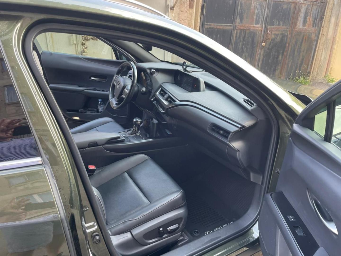 Lexus UX 200