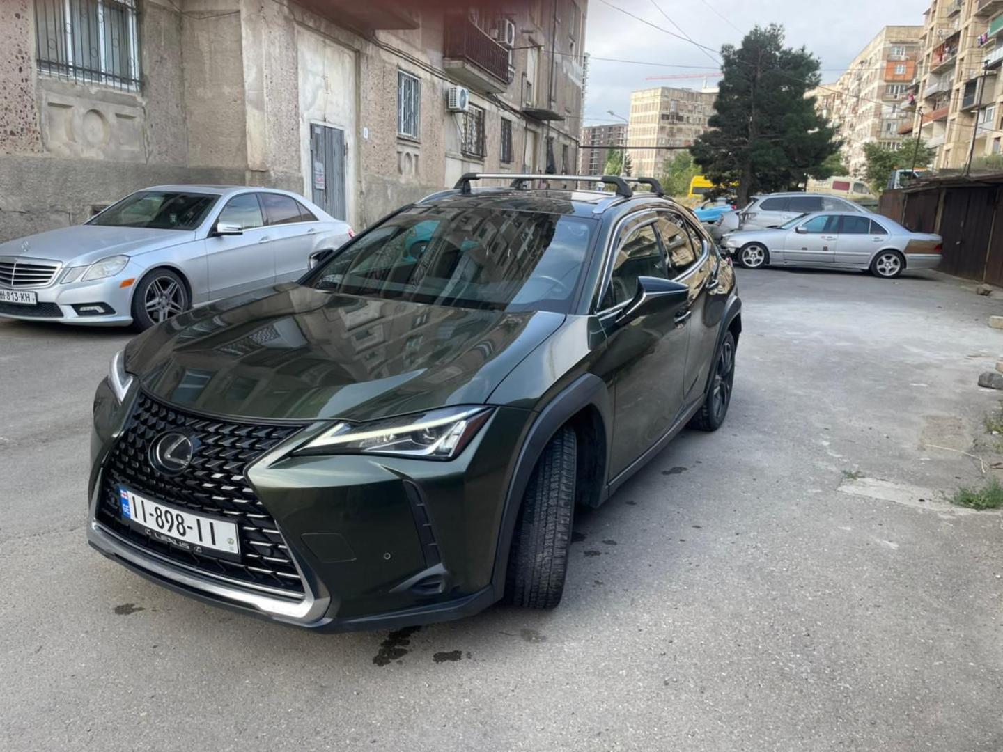 Lexus UX 200 2019 — photo 2