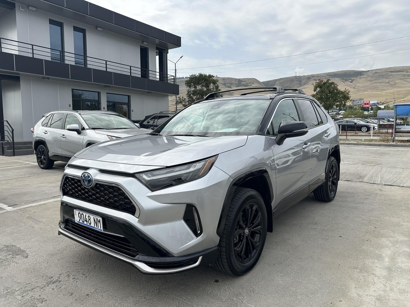 Toyota RAV4 2022 — photo 2