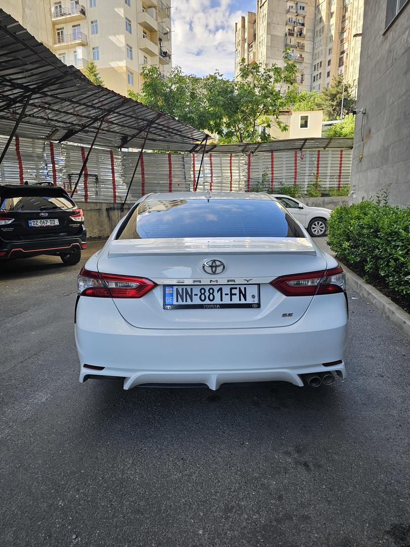 Toyota Camry 2019 — photo 2