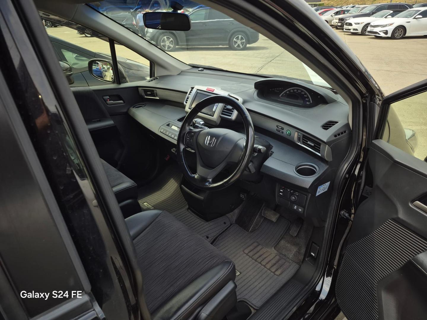 Honda FREED 2015 — photo 2
