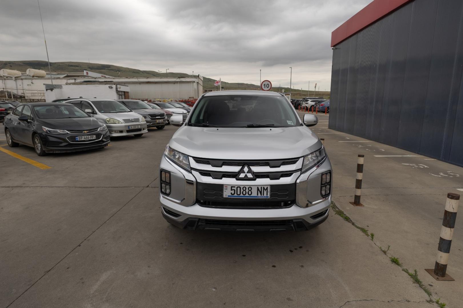 Mitsubishi Outlander Sport 2022 — photo 2