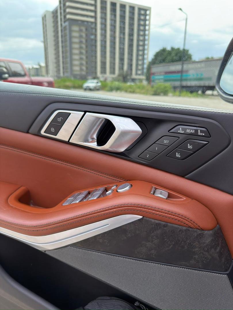 BMW X7 2023 — photo 2