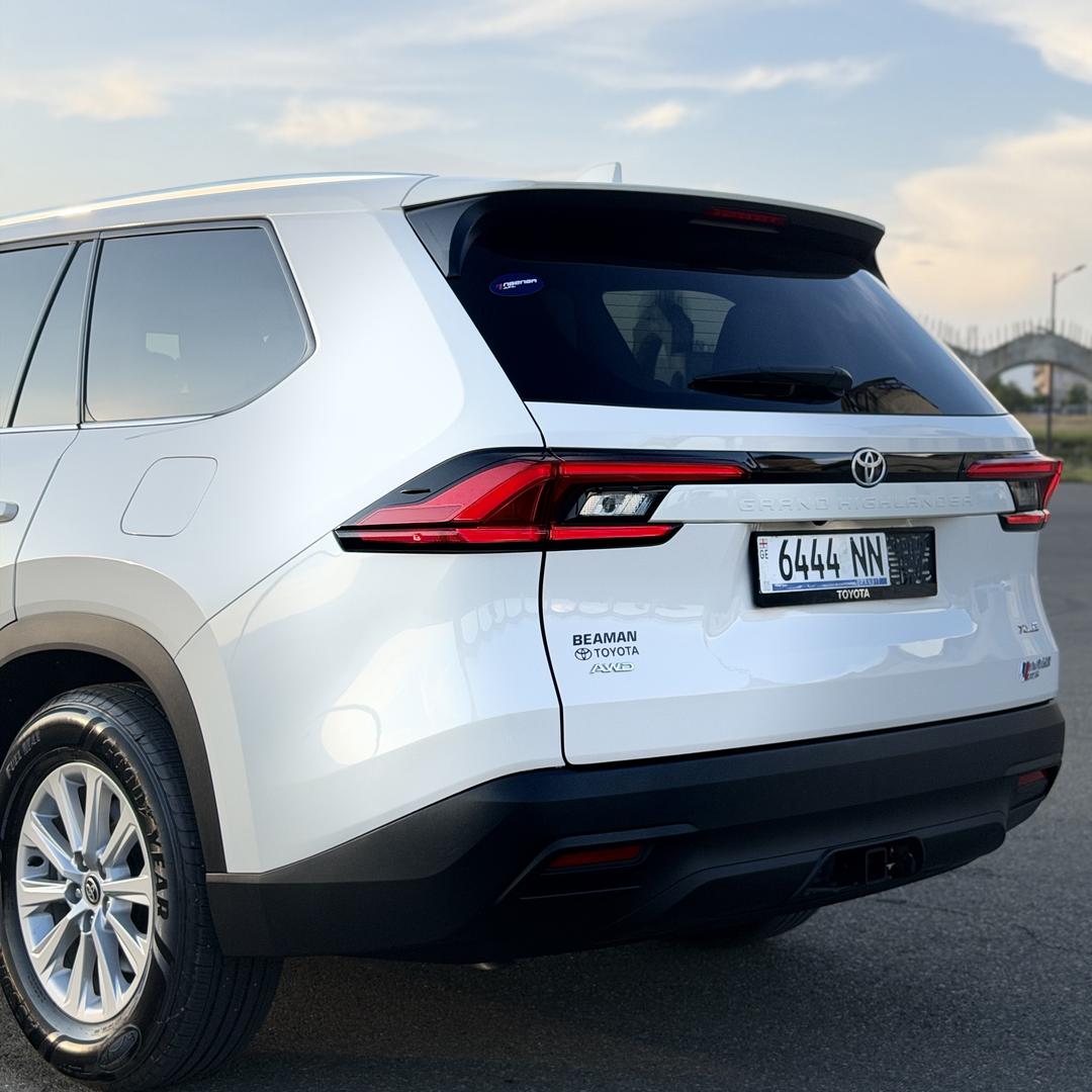 Toyota Grand Highlander 2024 — photo 2