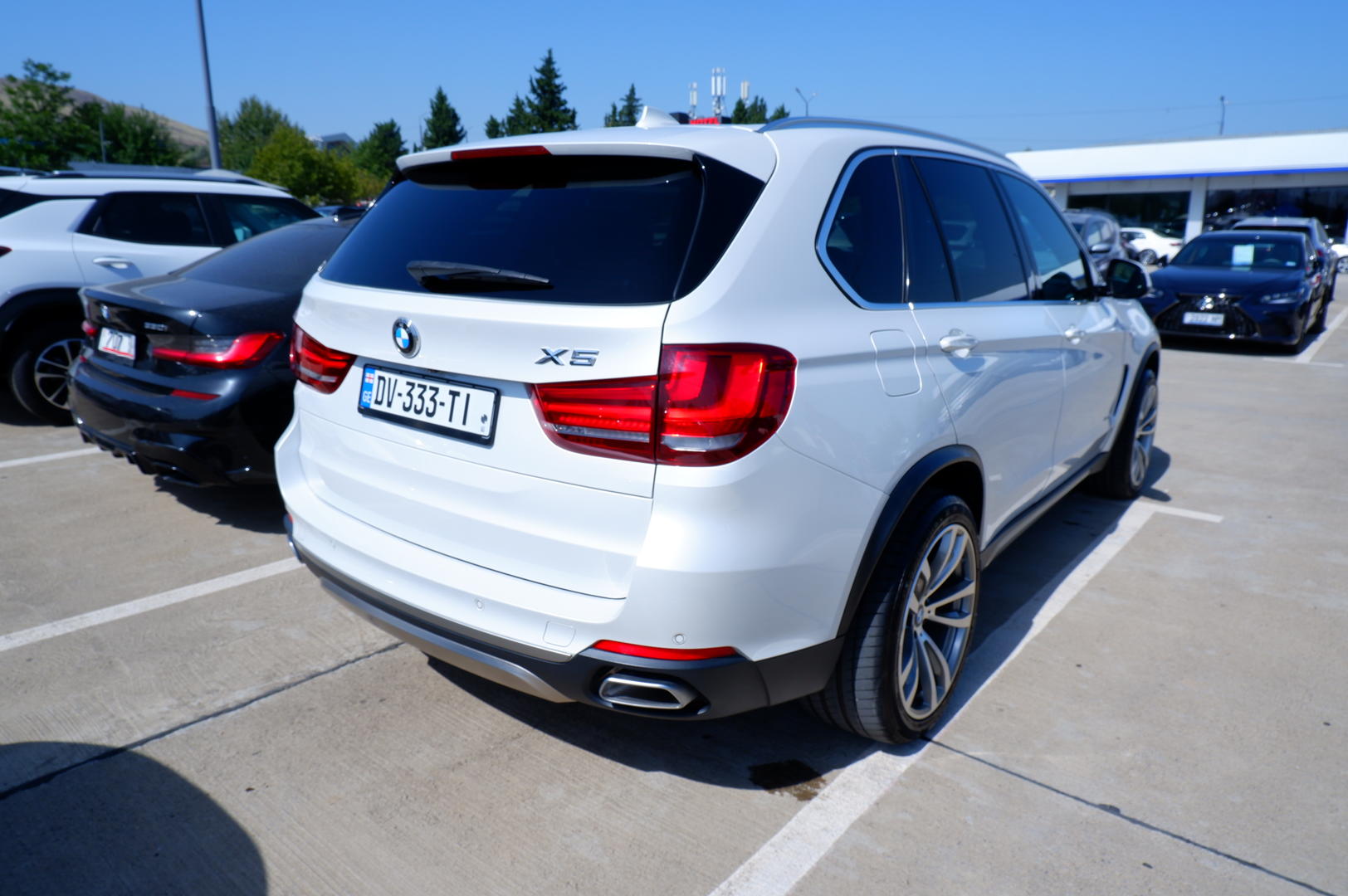 BMW X5 2018 — photo 2