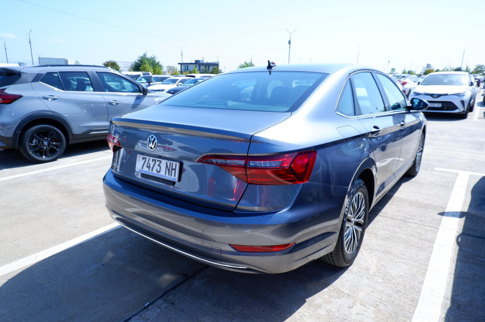 Volkswagen Jetta 2021 — photo 2