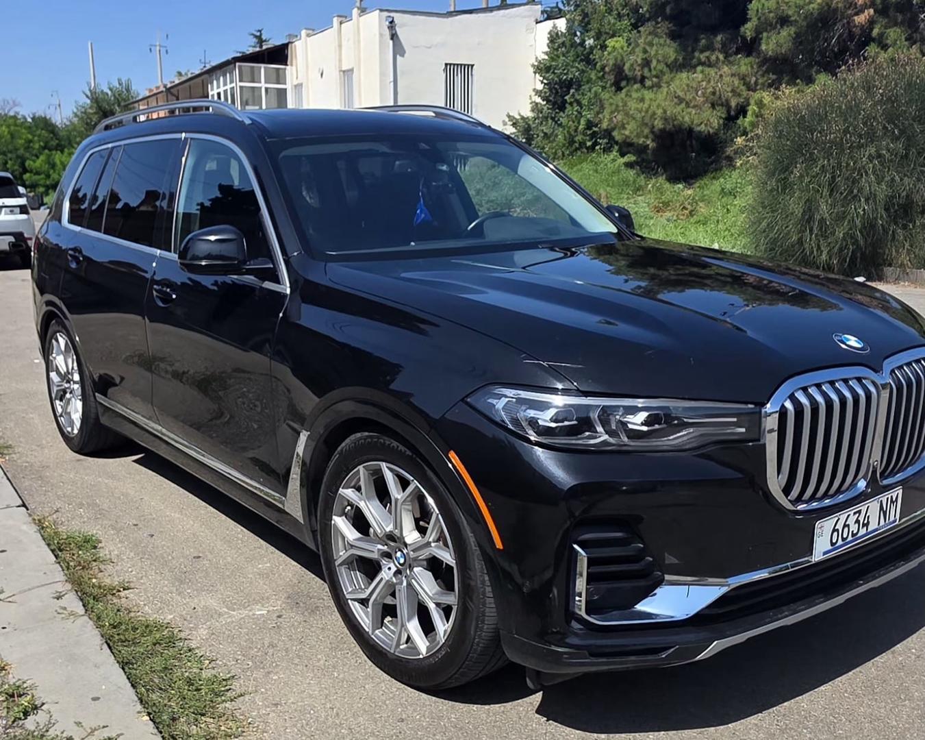 BMW X7 2021 — photo 2