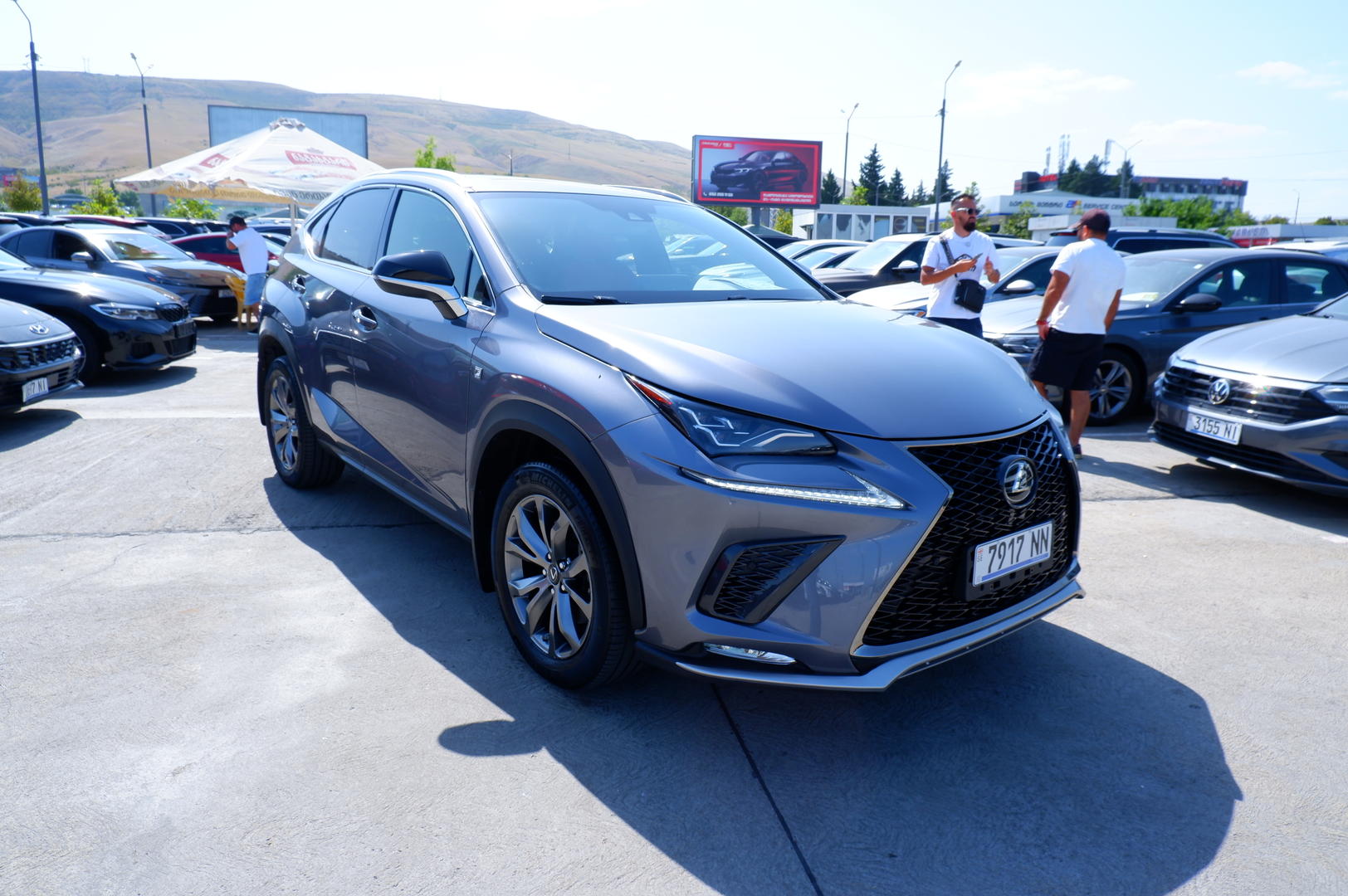 Lexus NX 300 2019 — photo 2
