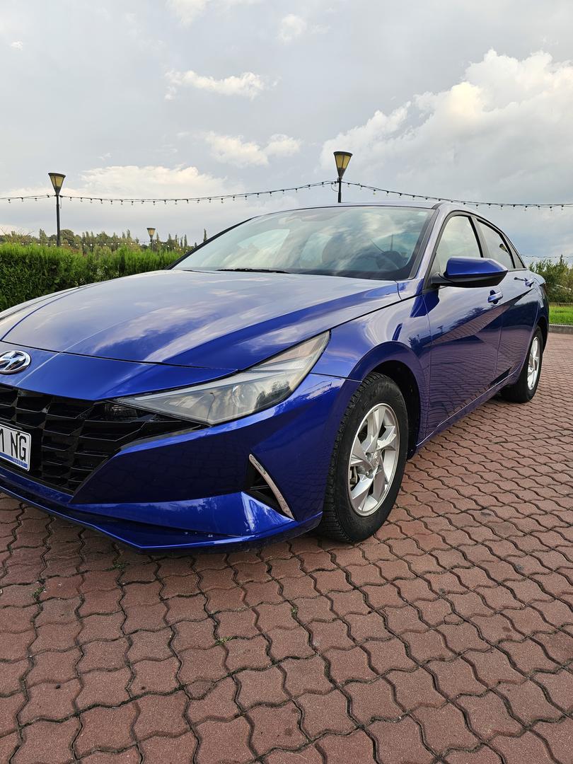 Hyundai Elantra 2023 — photo 2