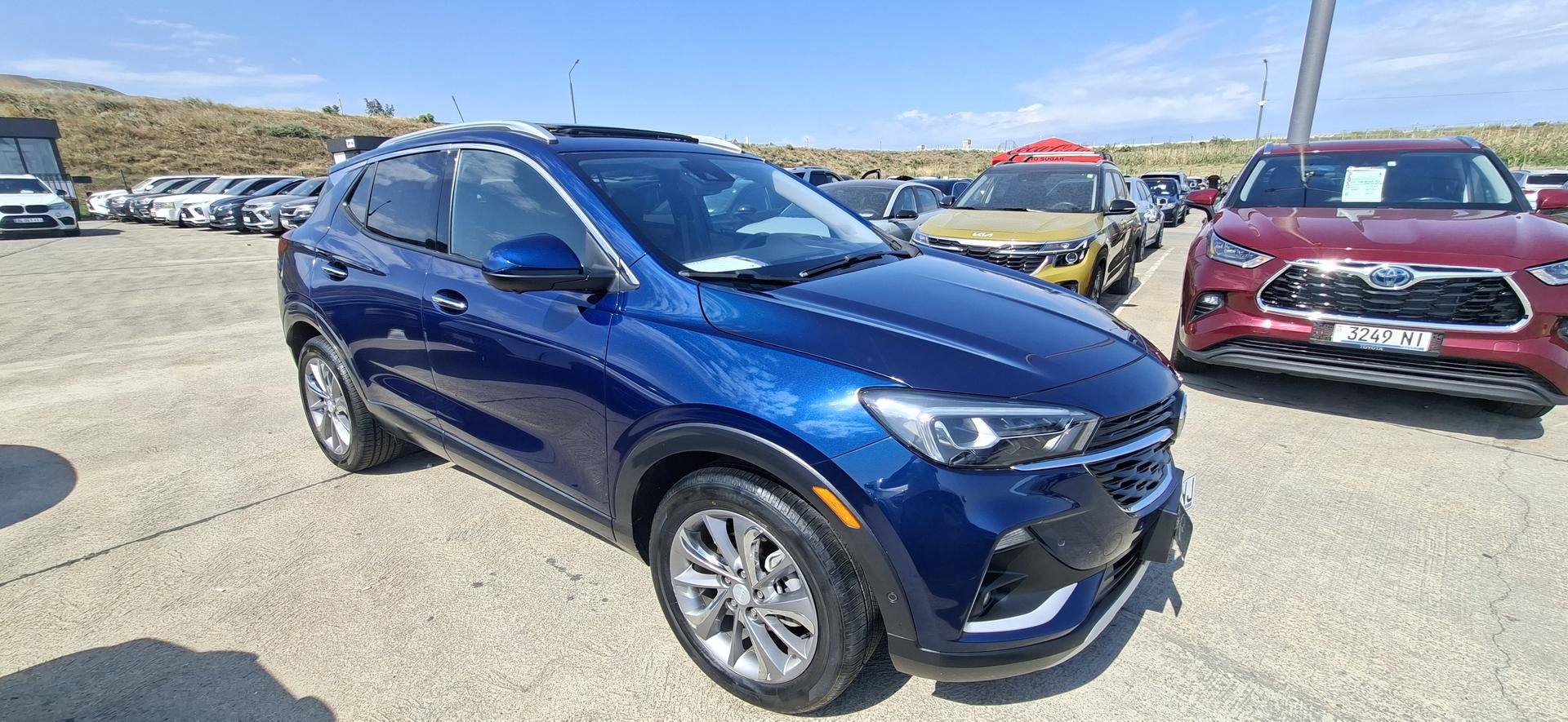 Buick Encore 2022 — photo 2