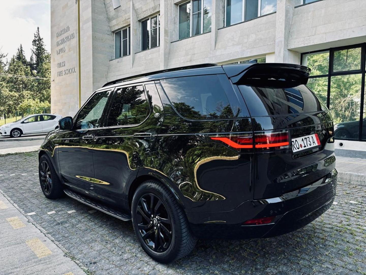 Land Rover Discovery 2021 — photo 2