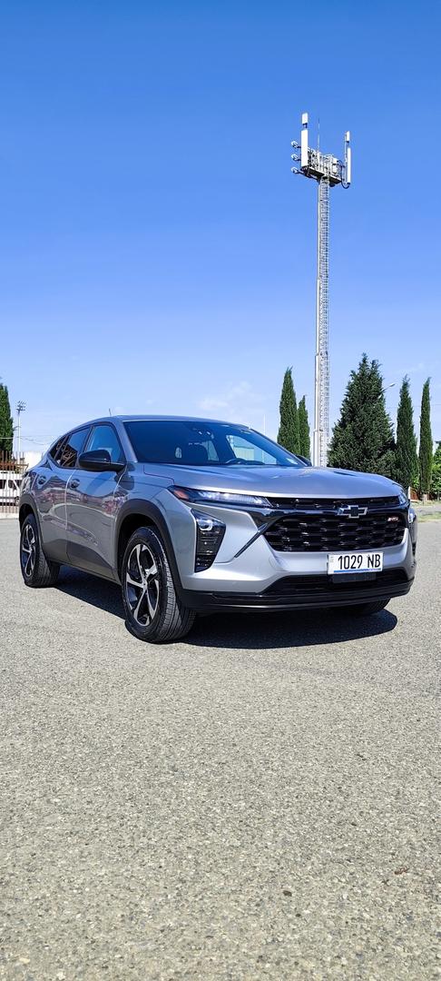 Chevrolet Trax 2023 — photo 2