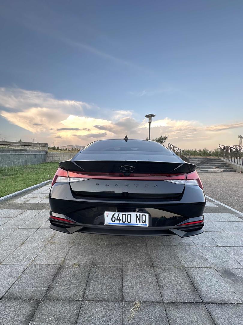 Hyundai Elantra 2022 — photo 2