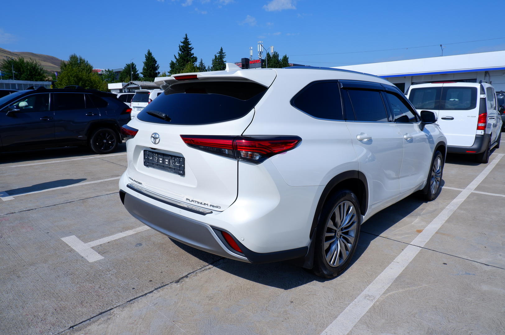 Toyota Highlander 2020 — photo 2