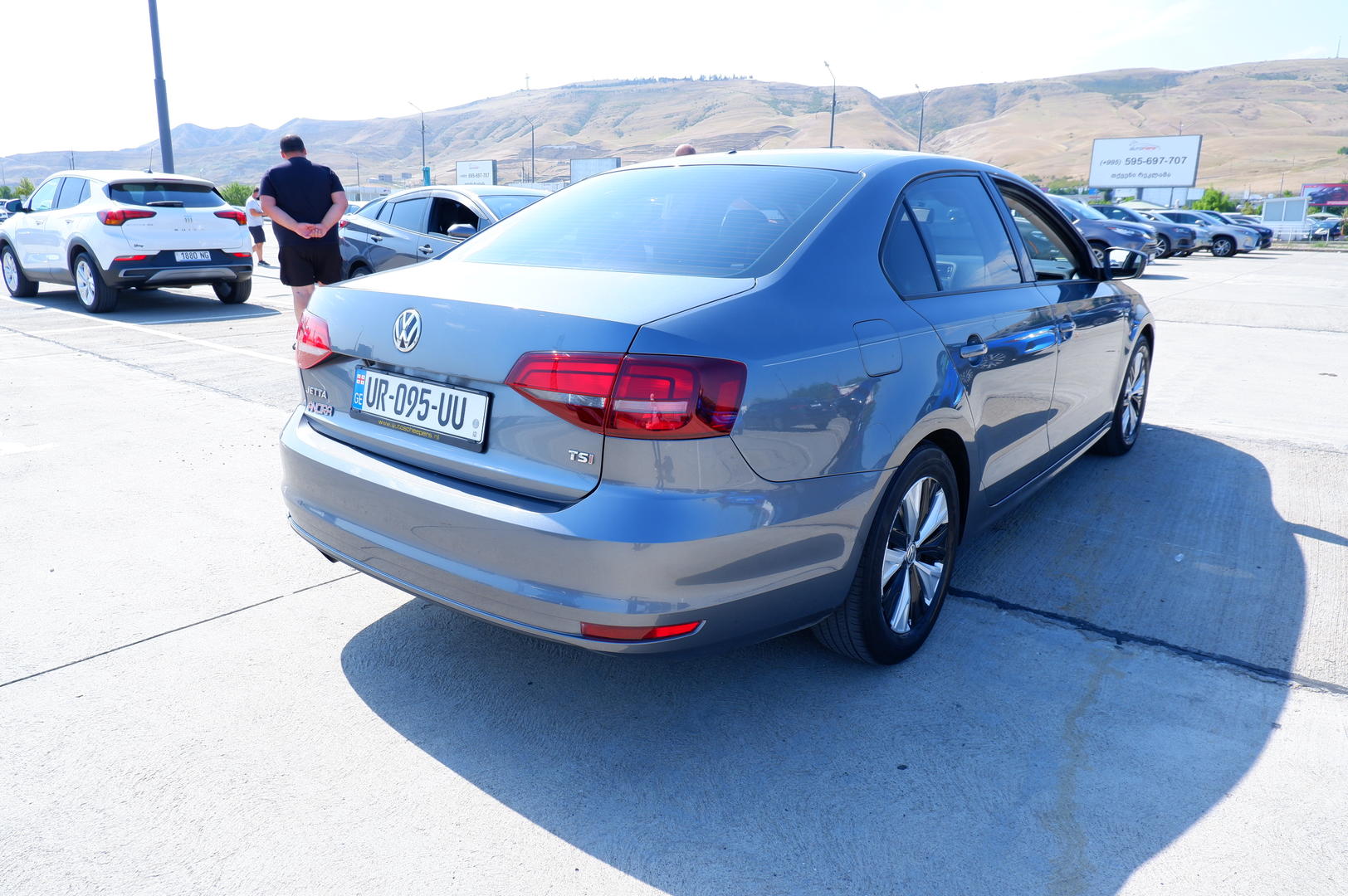 Volkswagen Jetta 2015 — photo 2