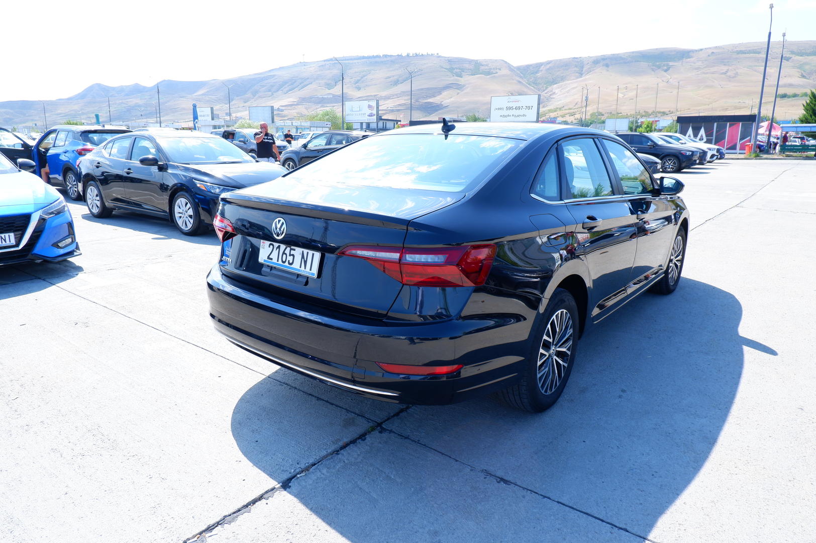 Volkswagen Jetta 2021 — photo 2