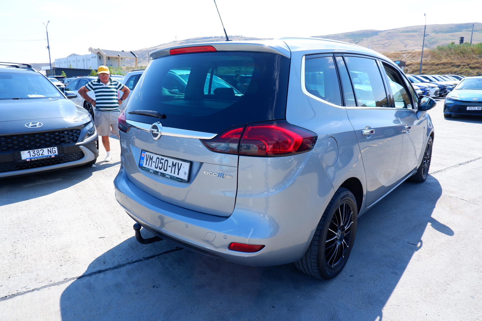 Opel Zafira 2012 — photo 2