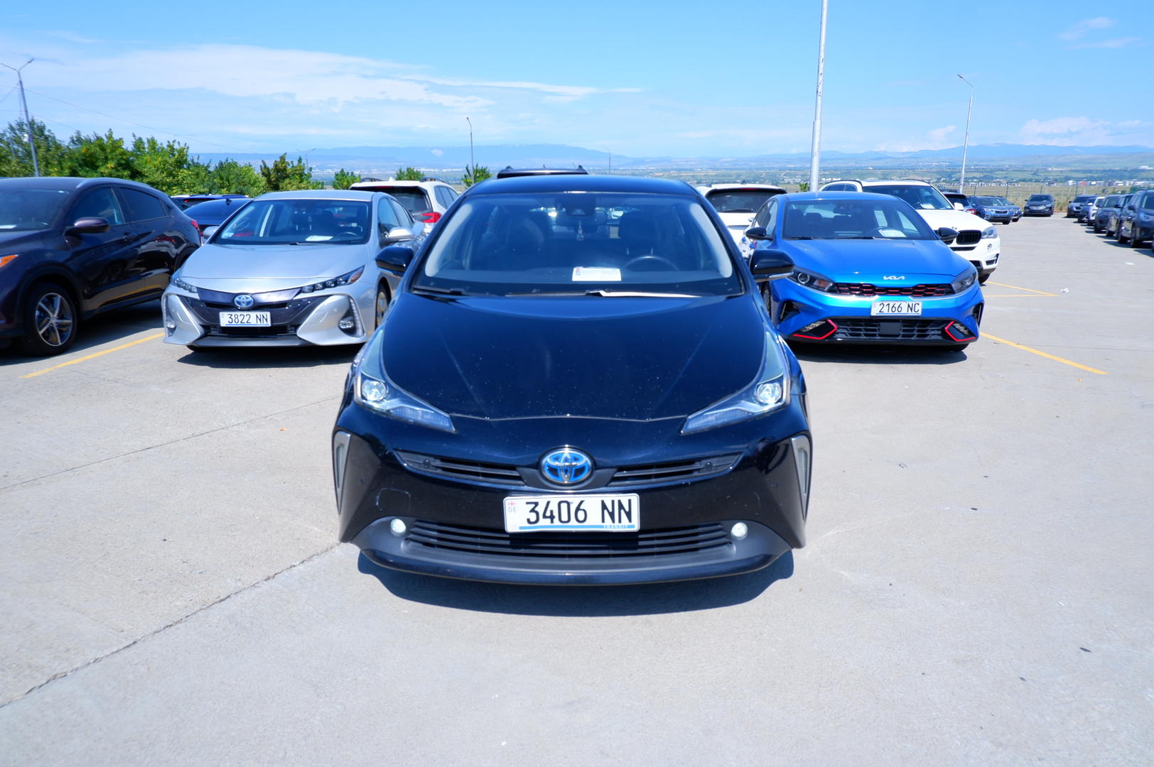 Toyota Prius 2019 — photo 2