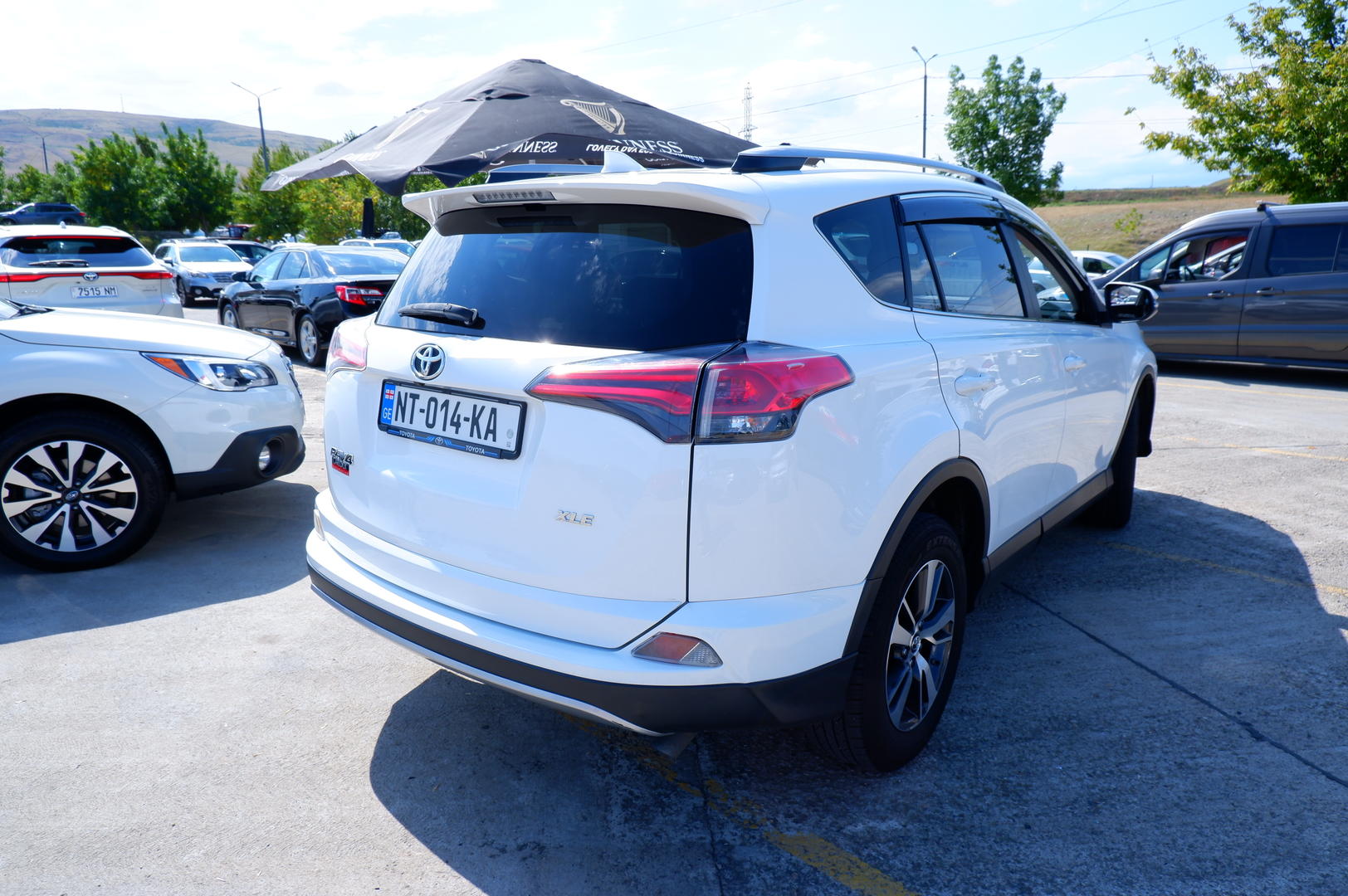 Toyota RAV4 2018 — photo 2
