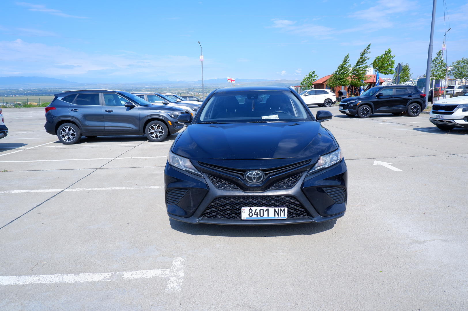 Toyota Camry 2018 — photo 2