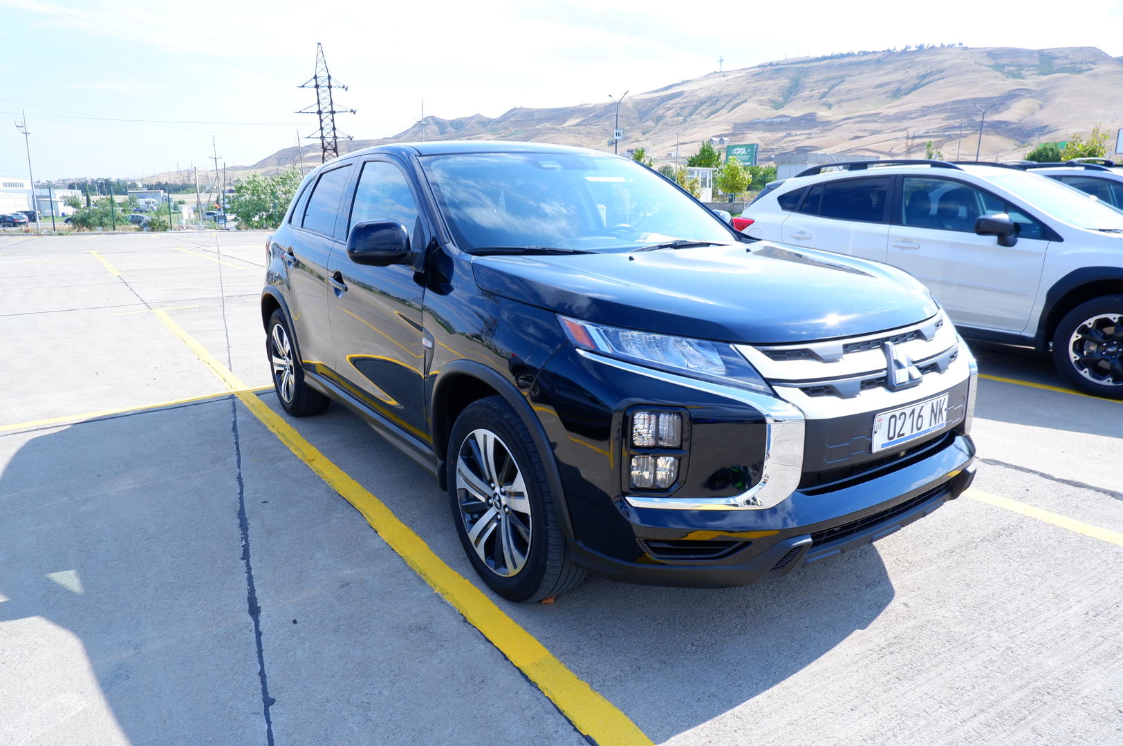 Mitsubishi Outlander Sport 2023 — photo 2
