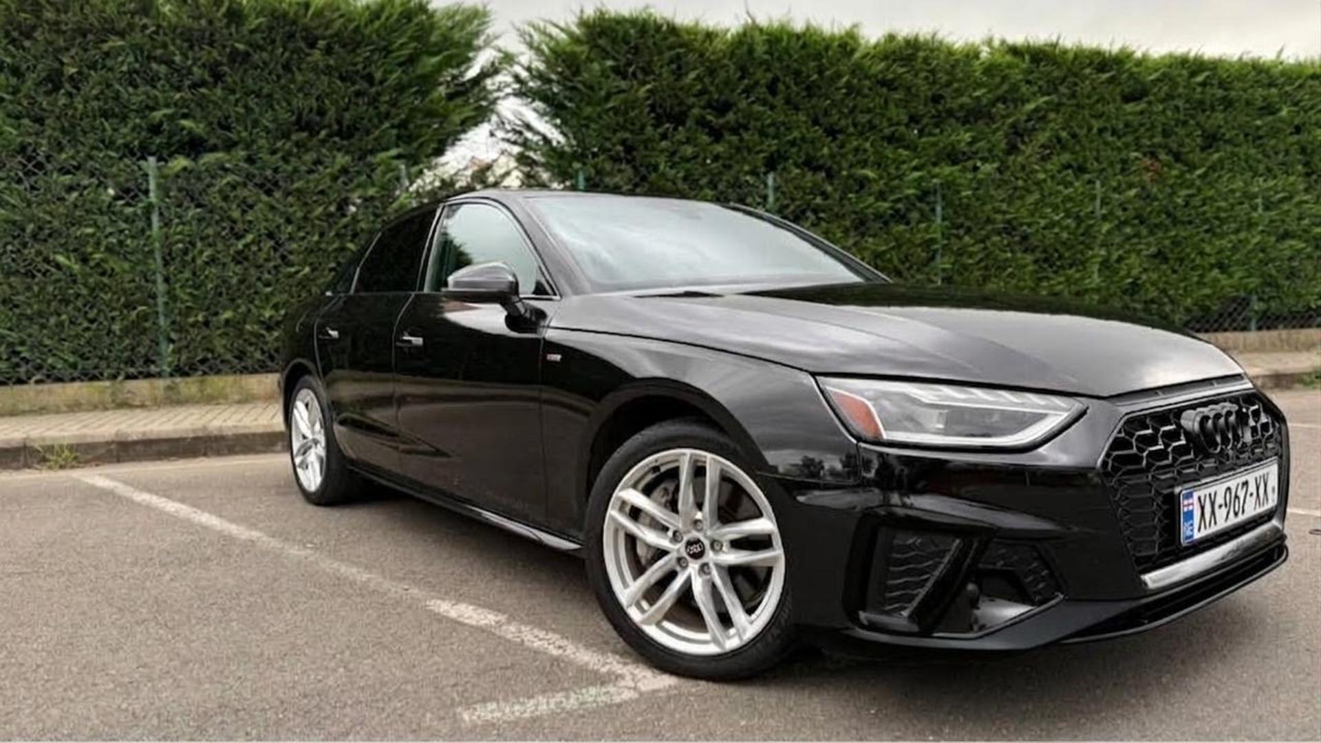 Audi A4 2021 — photo 2