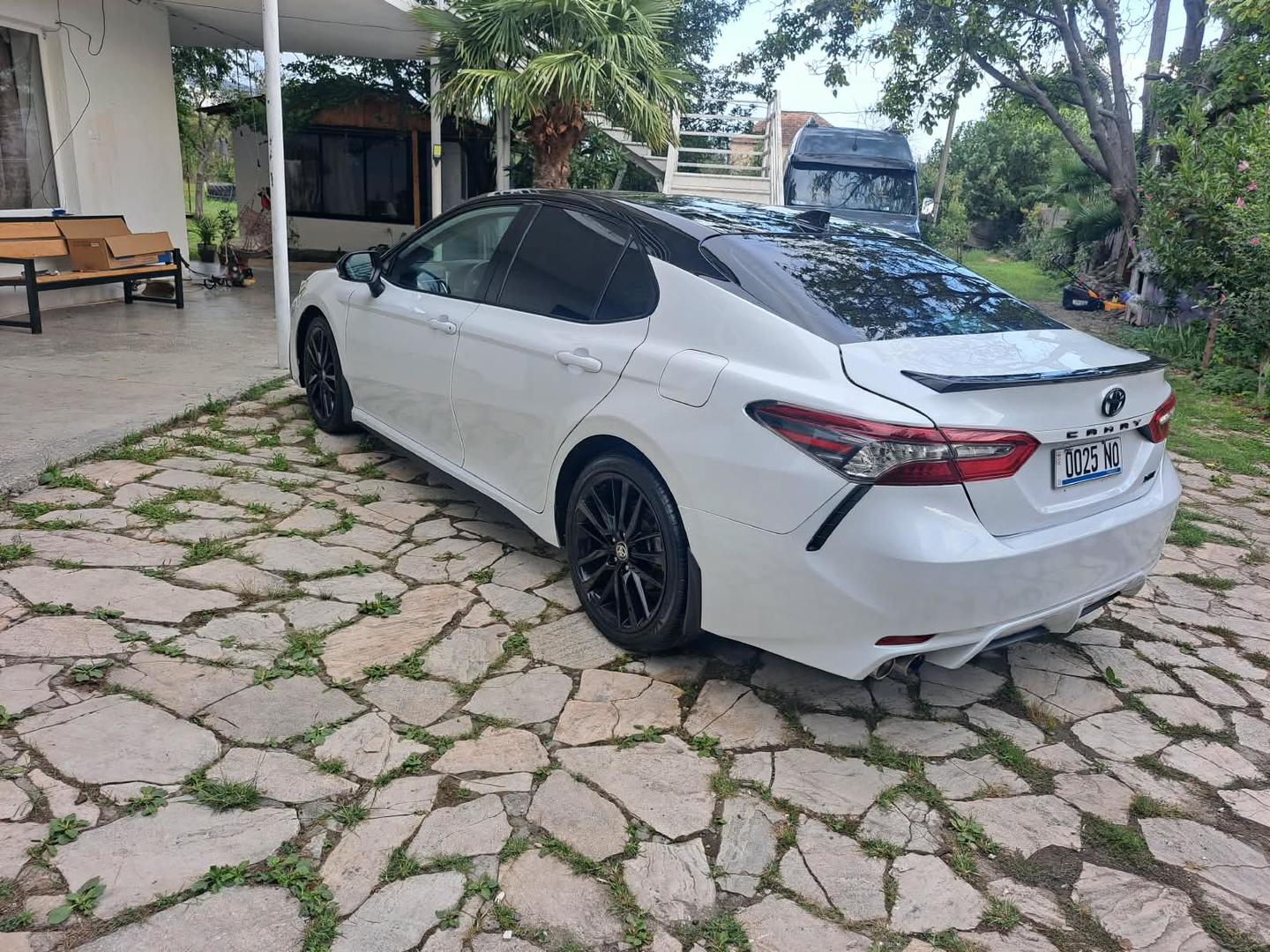 Toyota Camry 2020 — photo 2