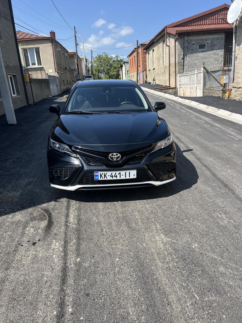 Toyota Camry 2019 — photo 2
