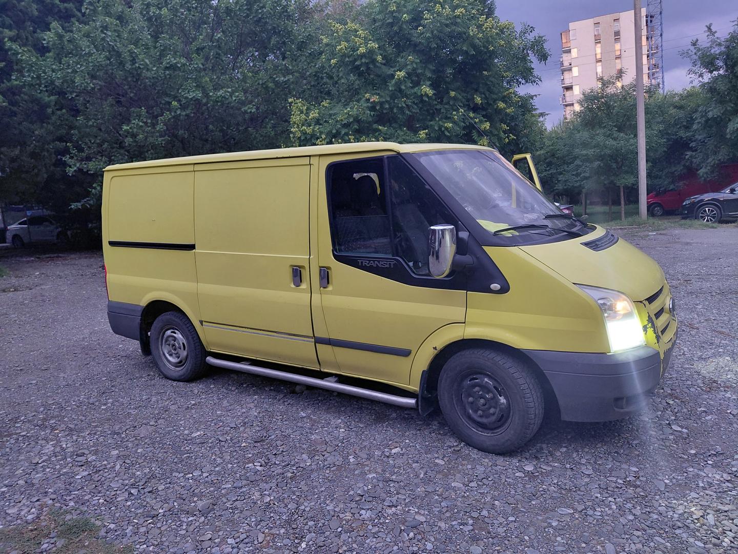Ford Transit 2009 — photo 2