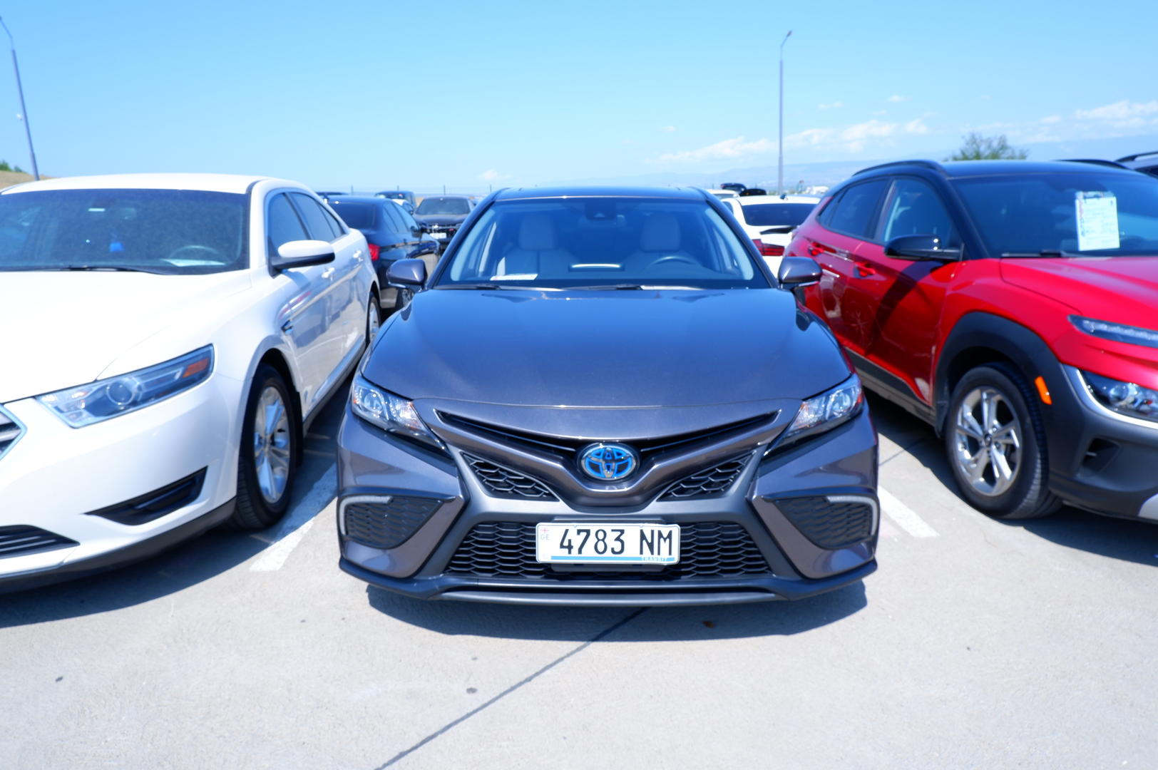Toyota Camry 2023 — photo 2