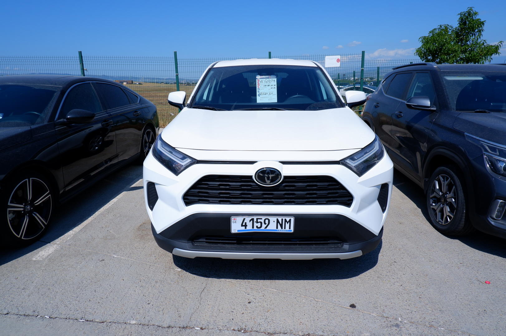 Toyota RAV4 2025 — photo 2