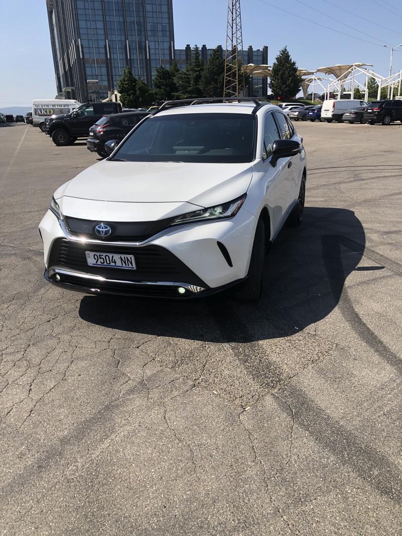 Toyota Venza 2023 — photo 2