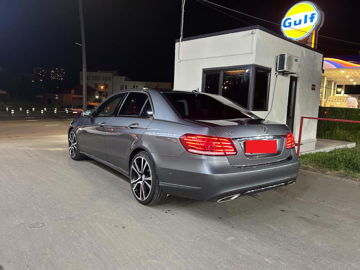 Mercedes-Benz E 220