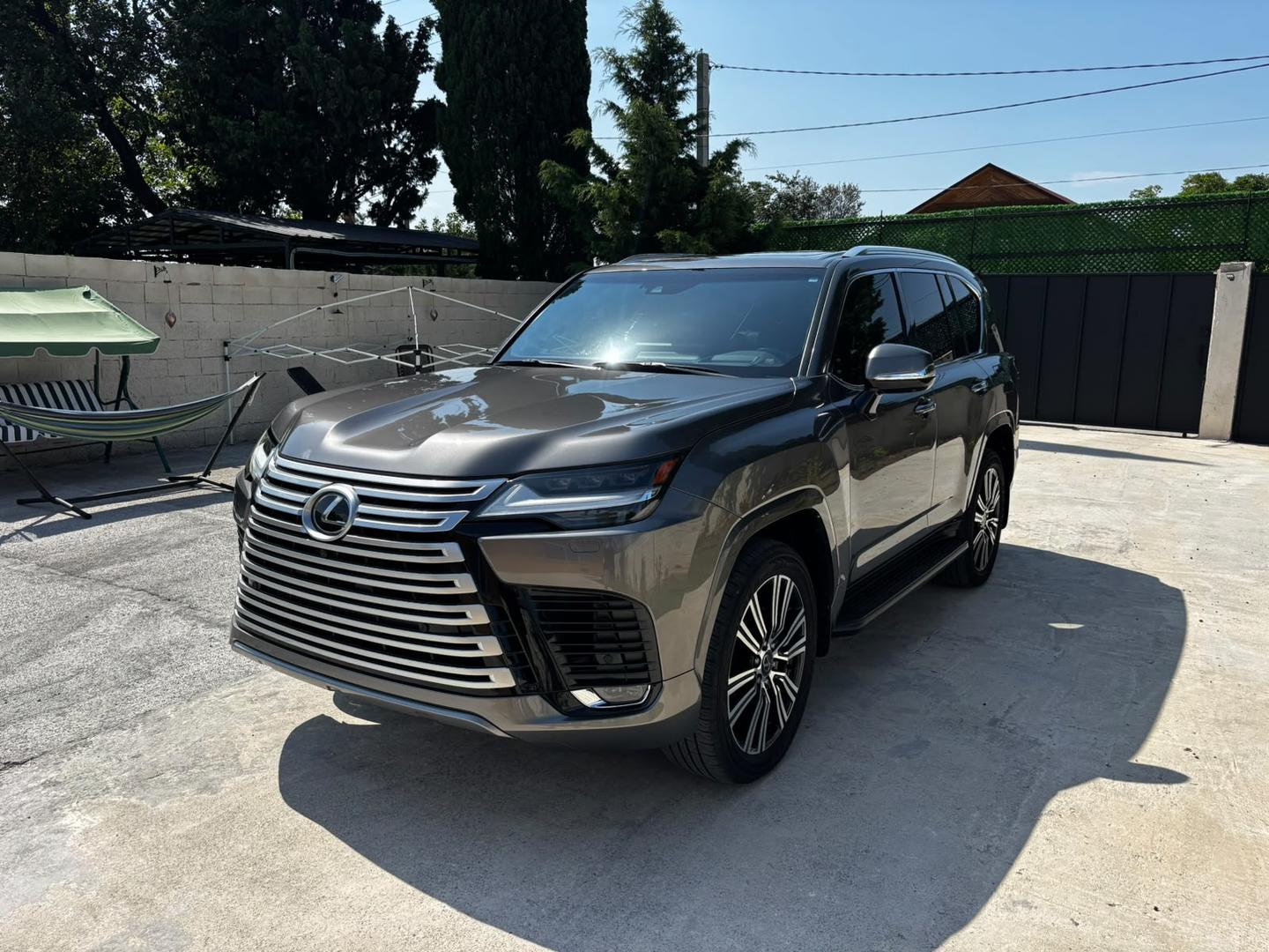 Lexus LX600
