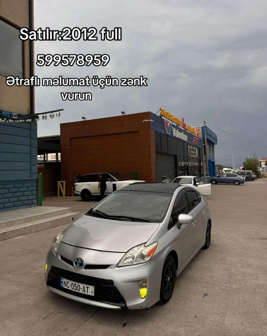 Toyota Prius 2012 — photo 2