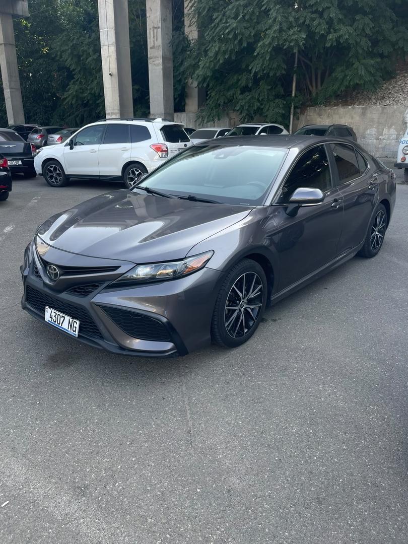 Toyota Camry 2021 — photo 2