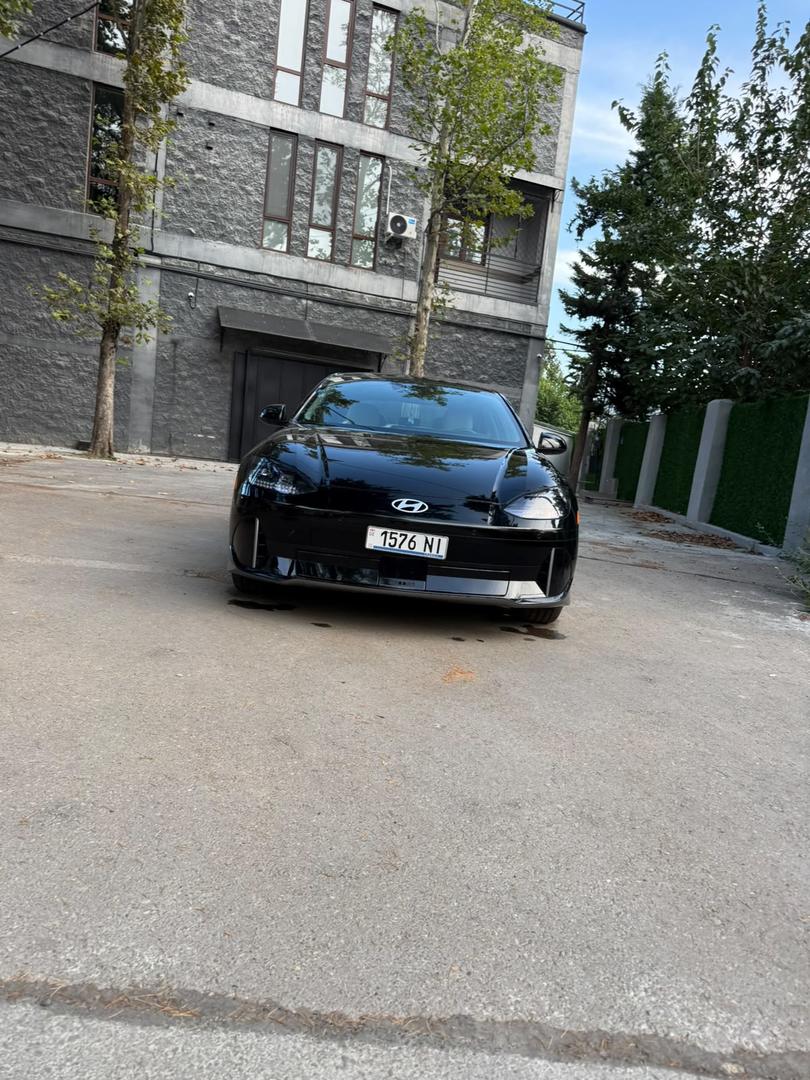 Hyundai Ioniq 2023 — photo 2