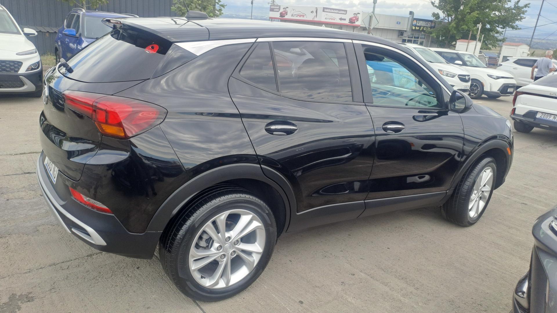 Buick Encore 2022 — photo 2