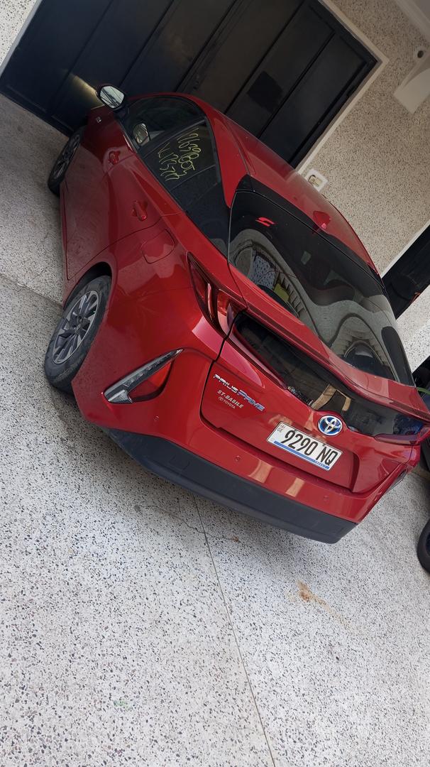 Toyota Prius 2021 — photo 2