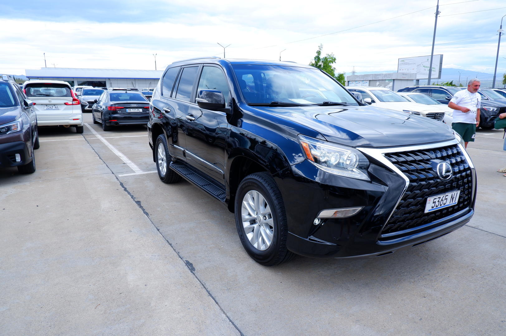 Lexus GX 460 2018 — photo 2