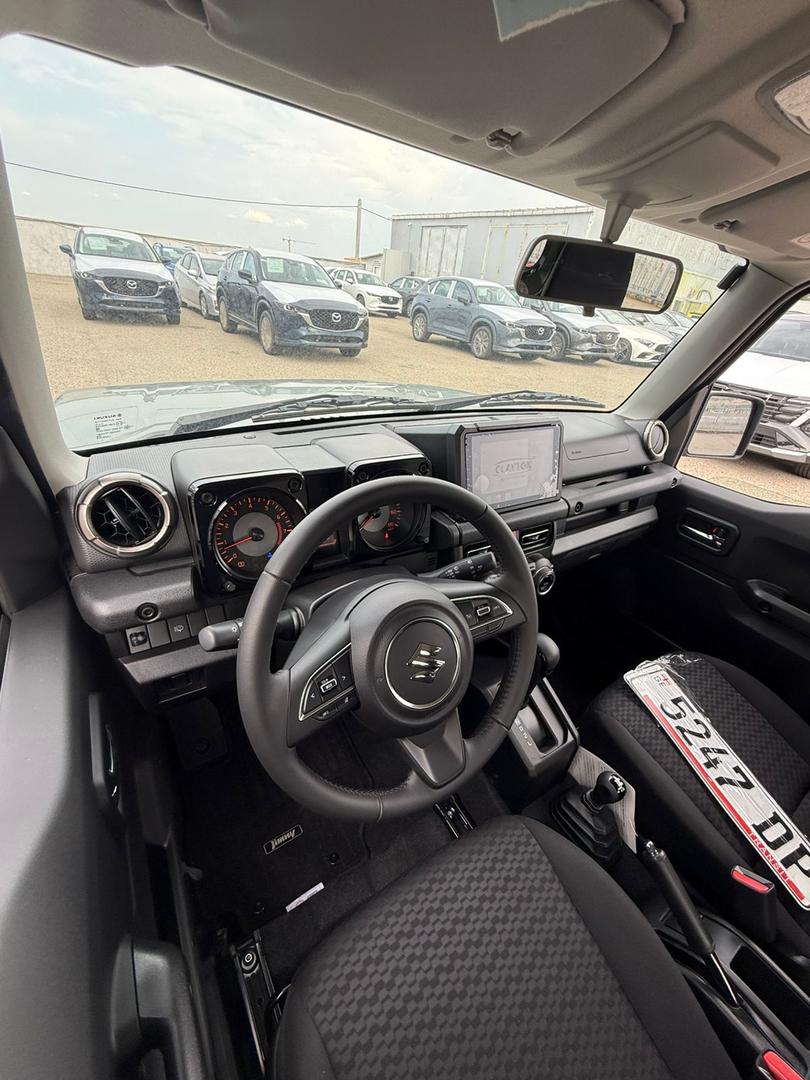 Suzuki Jimny 2025 — photo 2