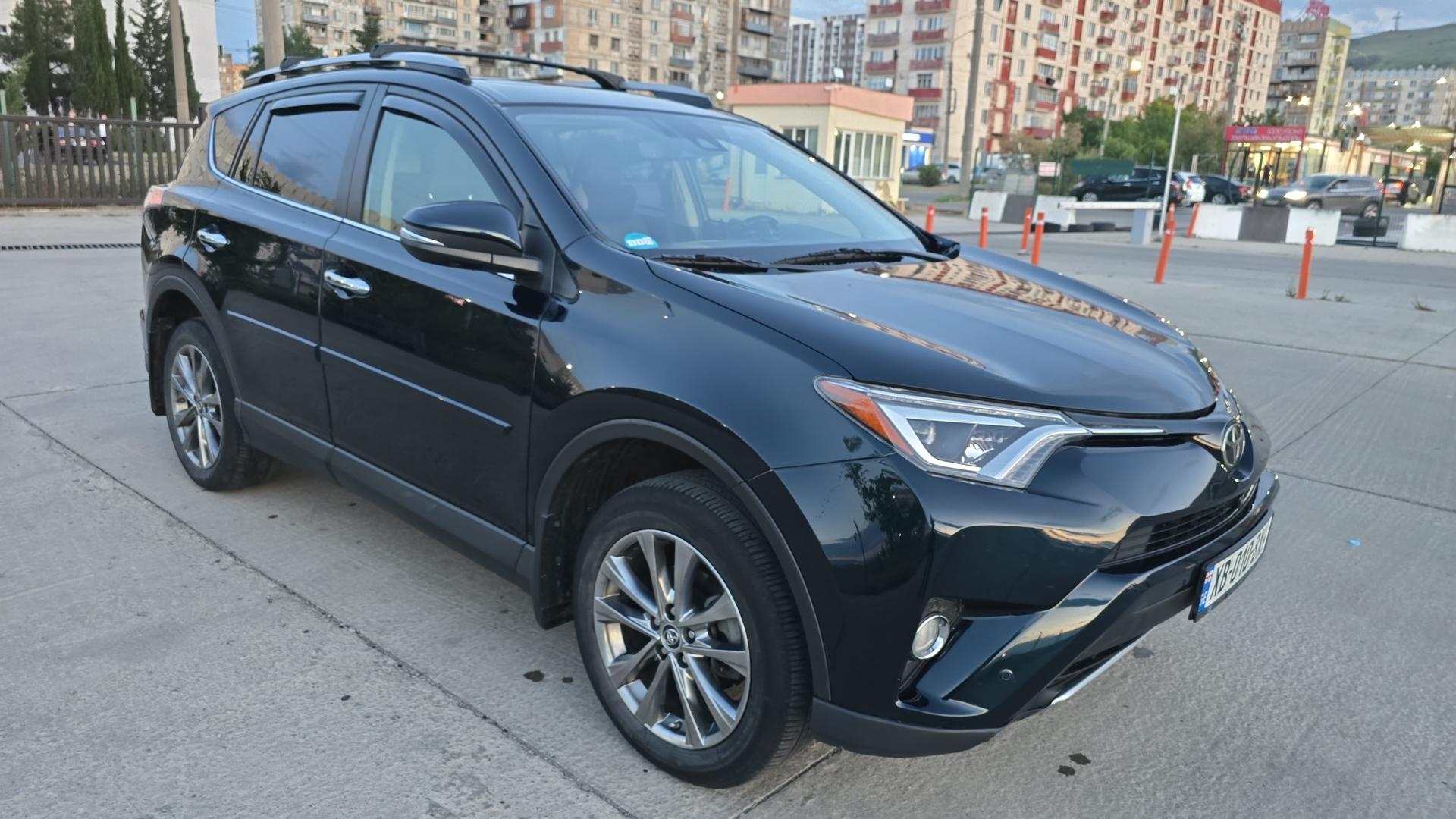 Toyota RAV4 2018 — photo 2