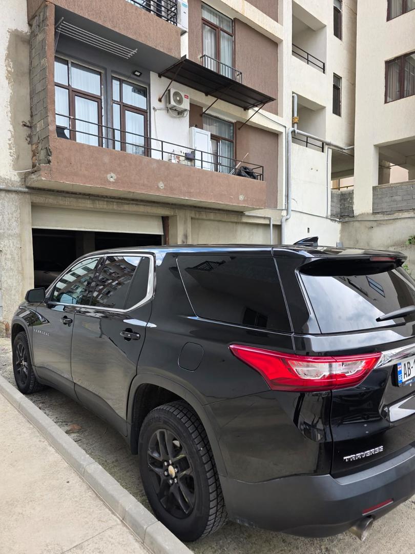 Chevrolet Traverse 2021 — photo 2