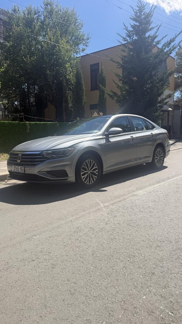 Volkswagen Jetta 2019 — photo 2