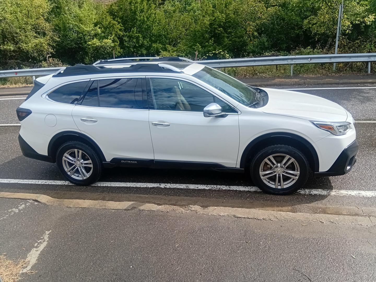 Subaru Outback 2022 — photo 2