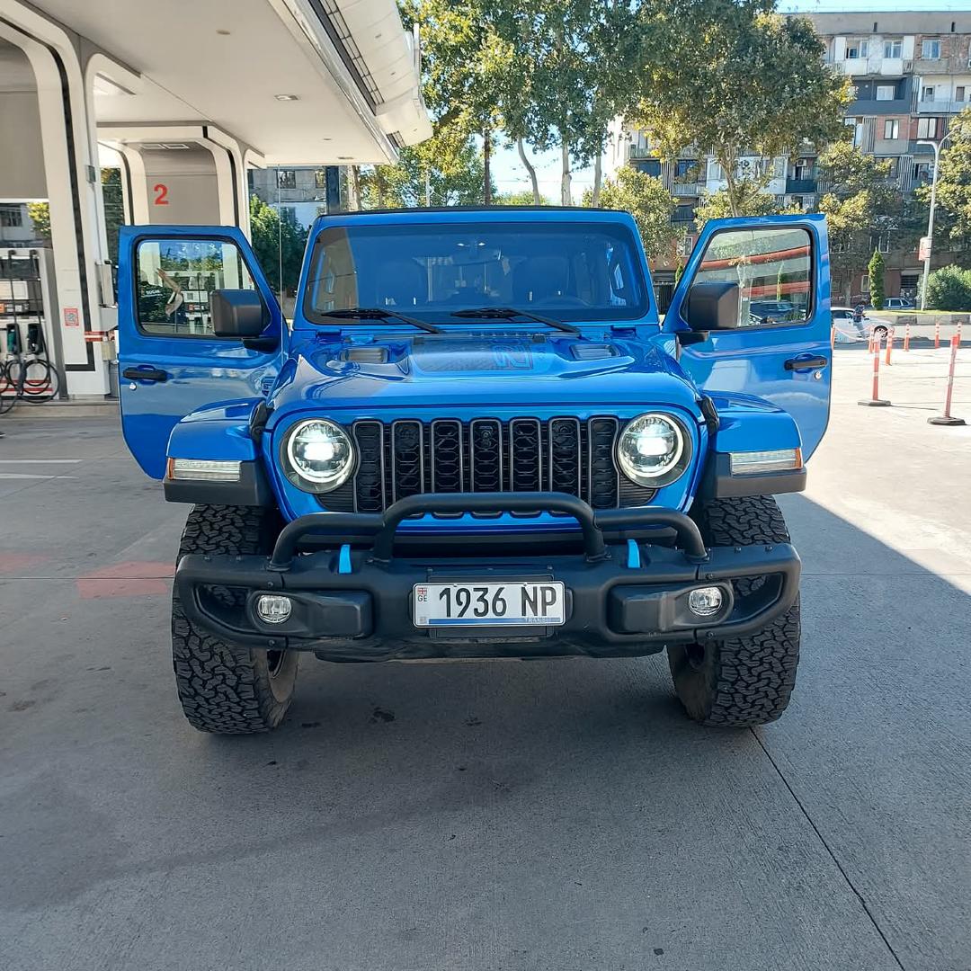Jeep Wrangler 2023 — photo 2
